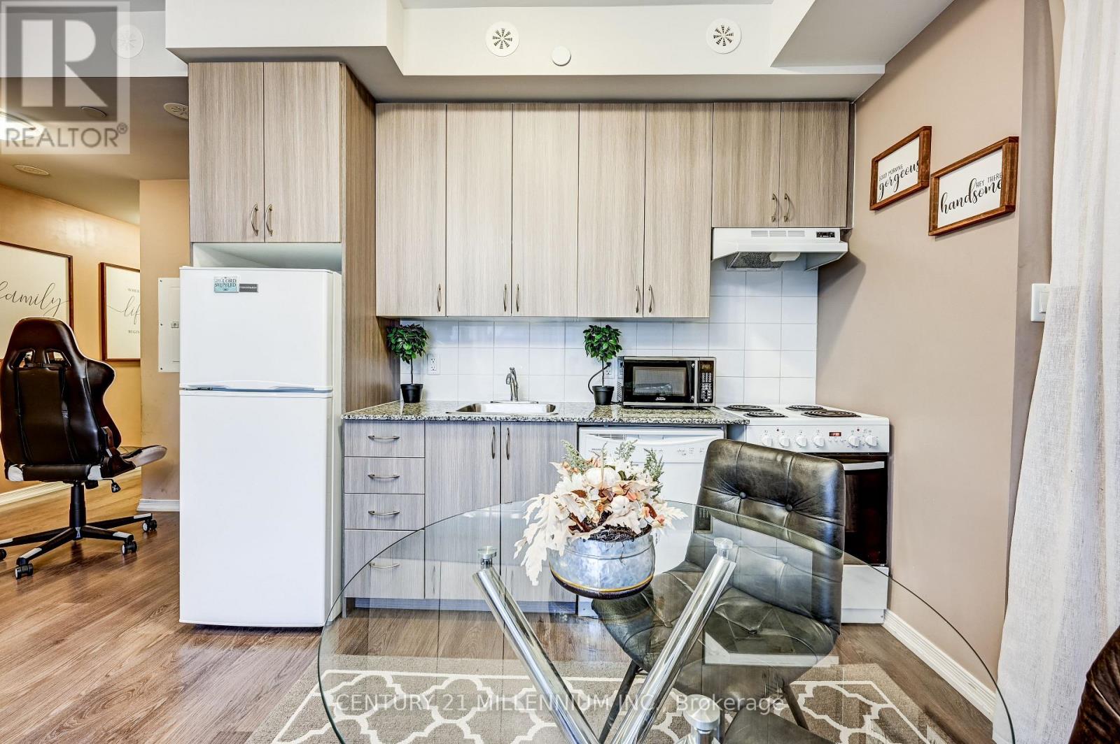 201 - 50 Sky Harbour Drive Property Photo 17