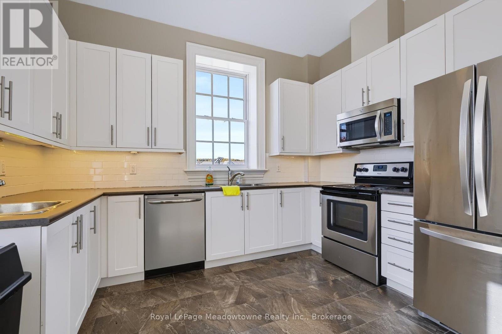 301 - 33 Whitmer Street Property Photo 50