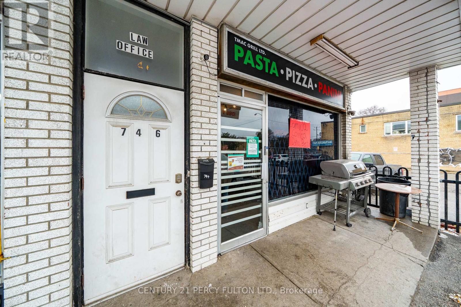 744-746 Wilson Avenue Property Photo 3