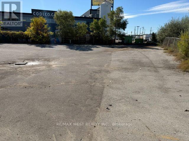 855 Oxford Street Property Photo 4