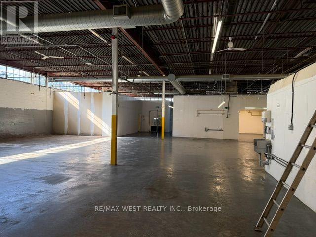 855 Oxford Street Property Photo 8