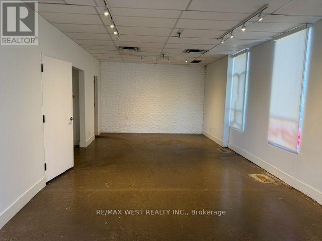 855 Oxford Street Property Photo 12
