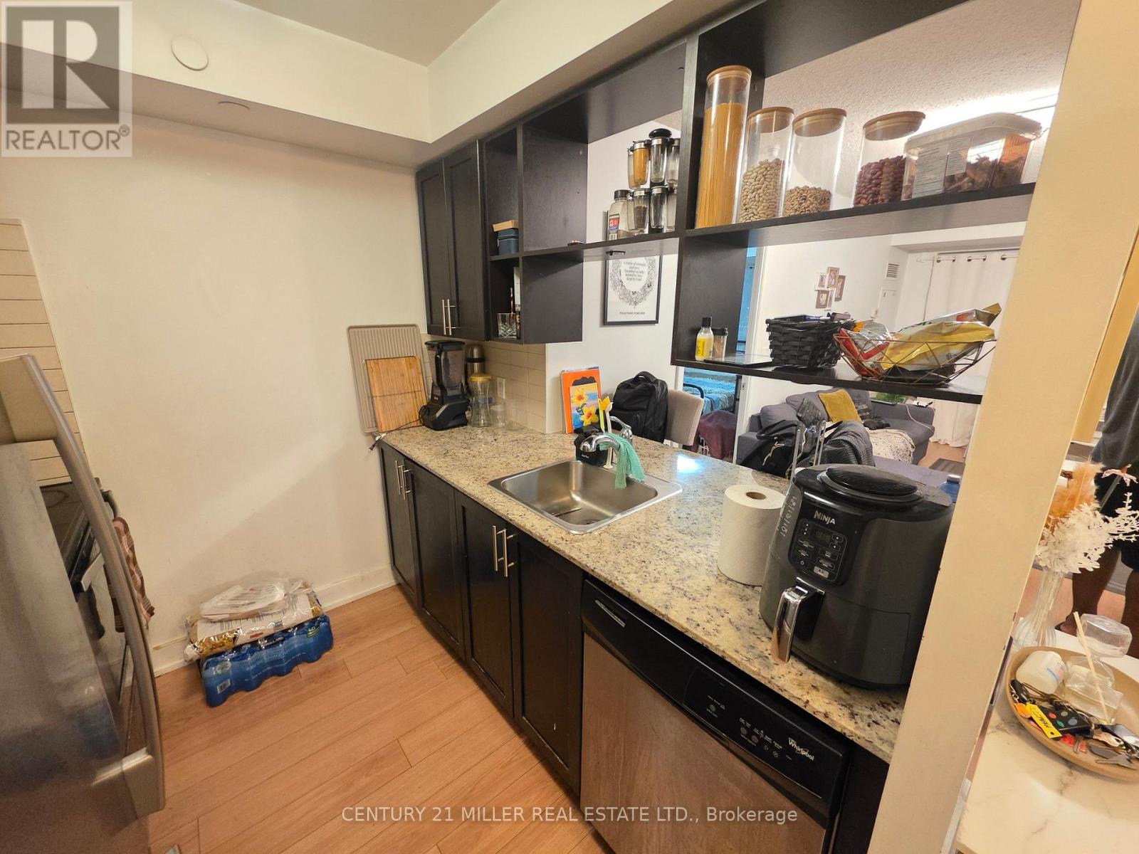 506 - 6 Eva Road Property Photo 5
