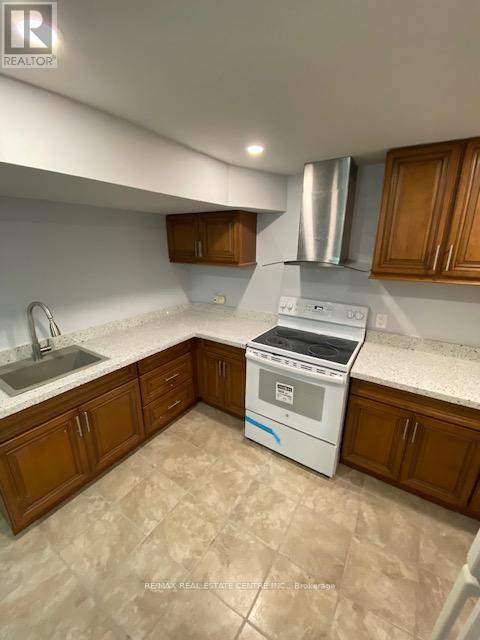 8 Old Cleeve Crescent Property Photo 5