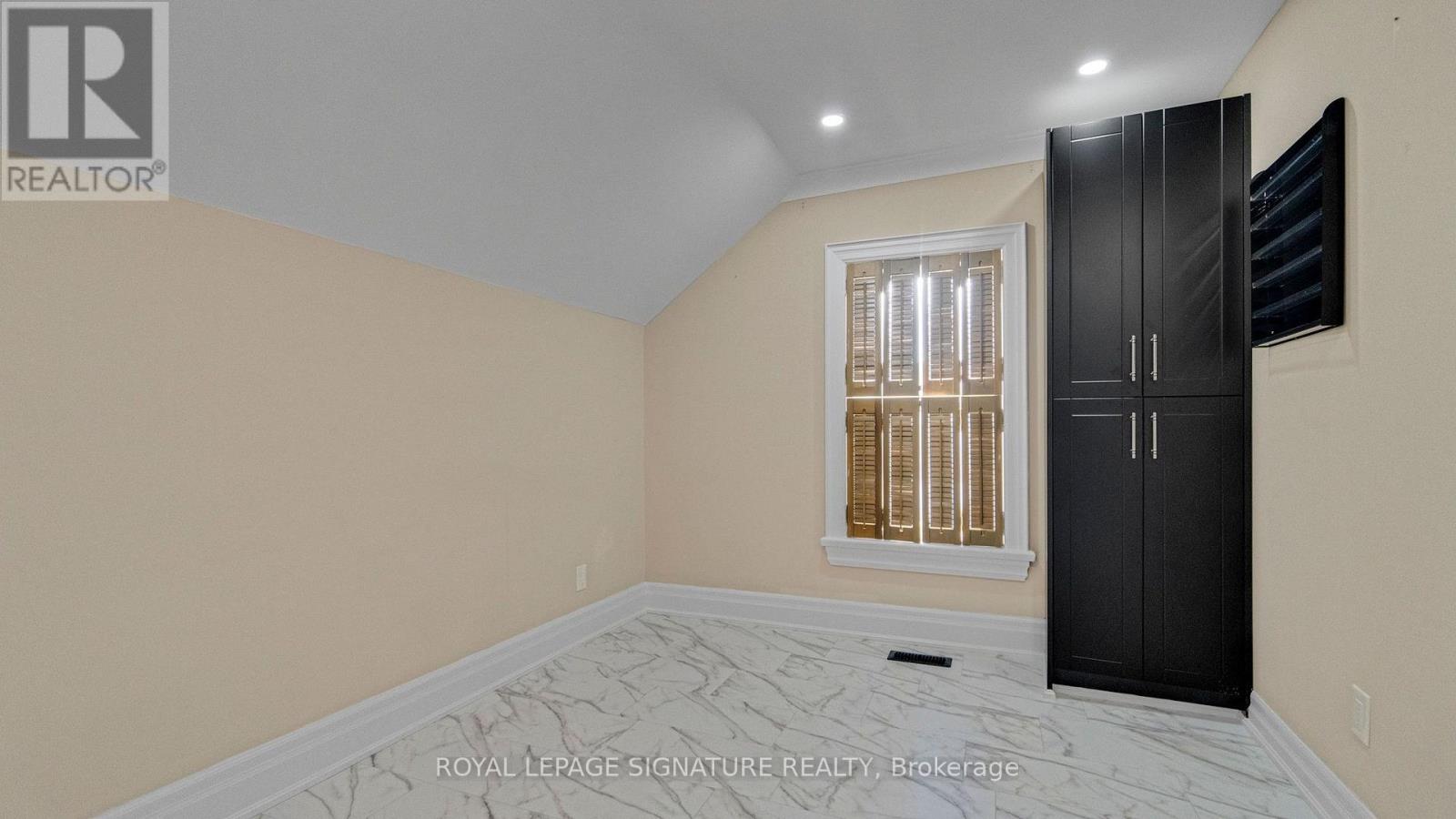 140 Trafalgar Road Property Photo 25