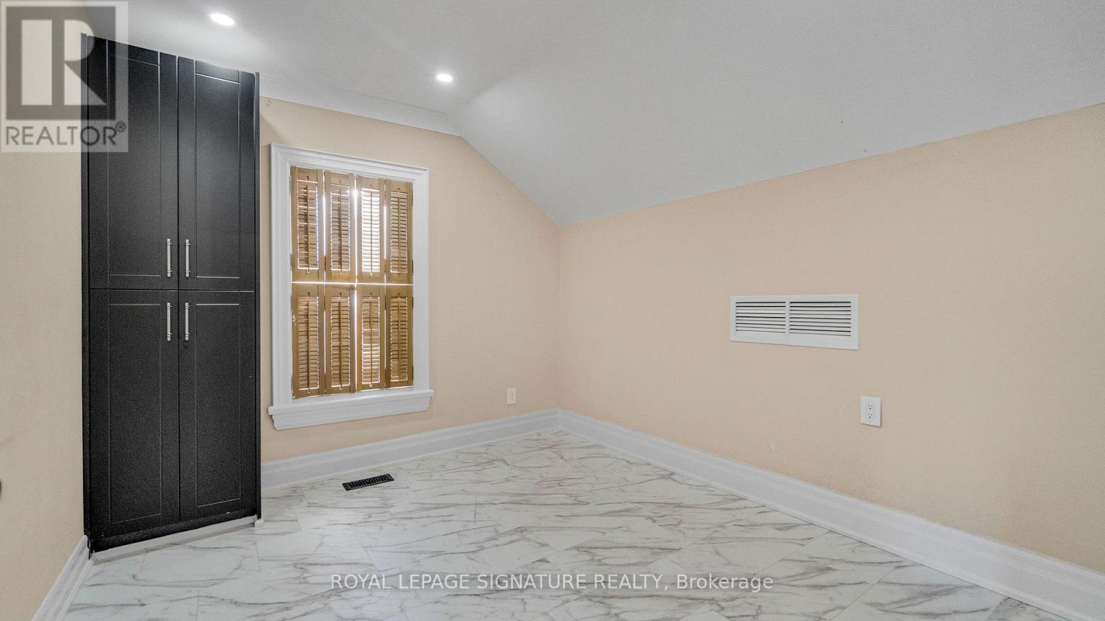 140 Trafalgar Road Property Photo 27
