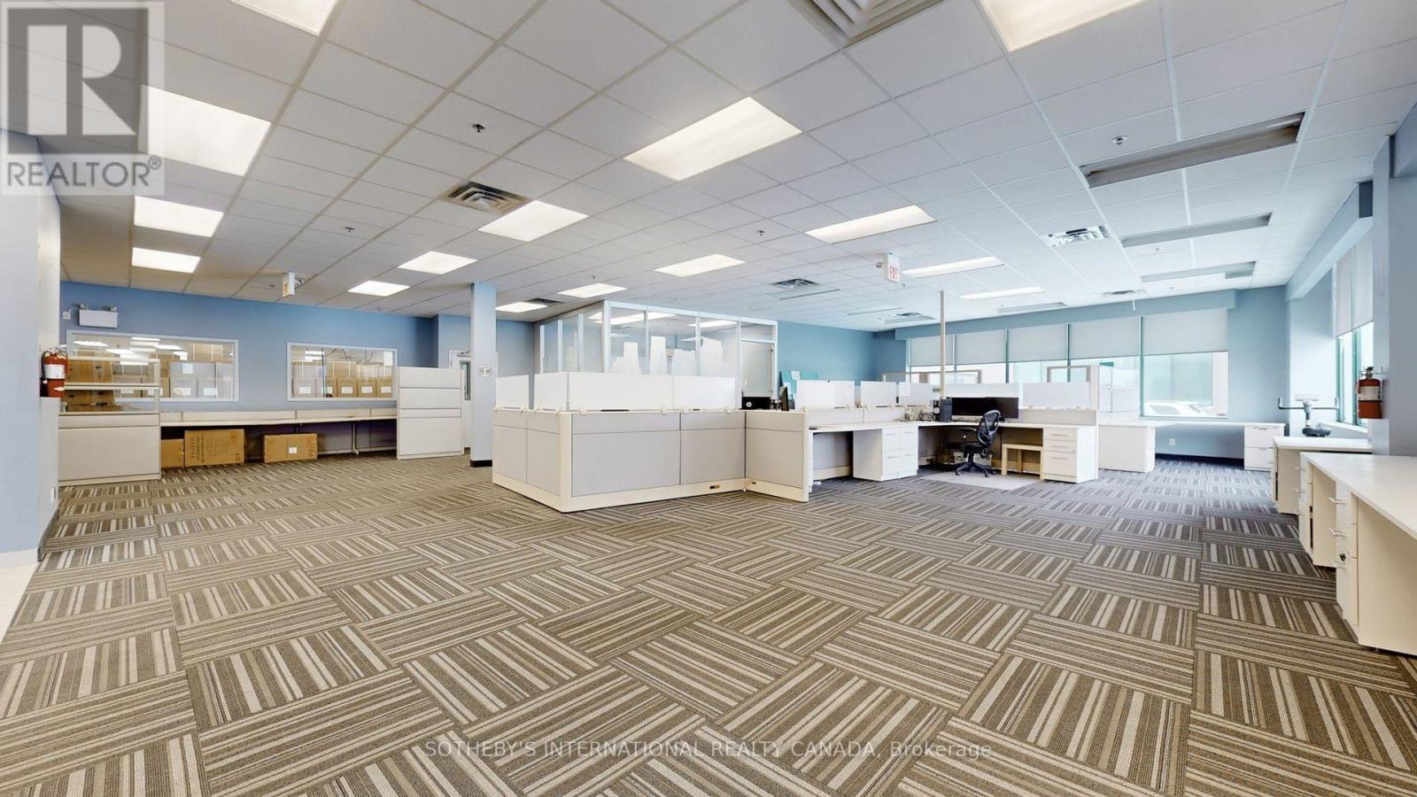 180 Traders Boulevard E Property Photo 4