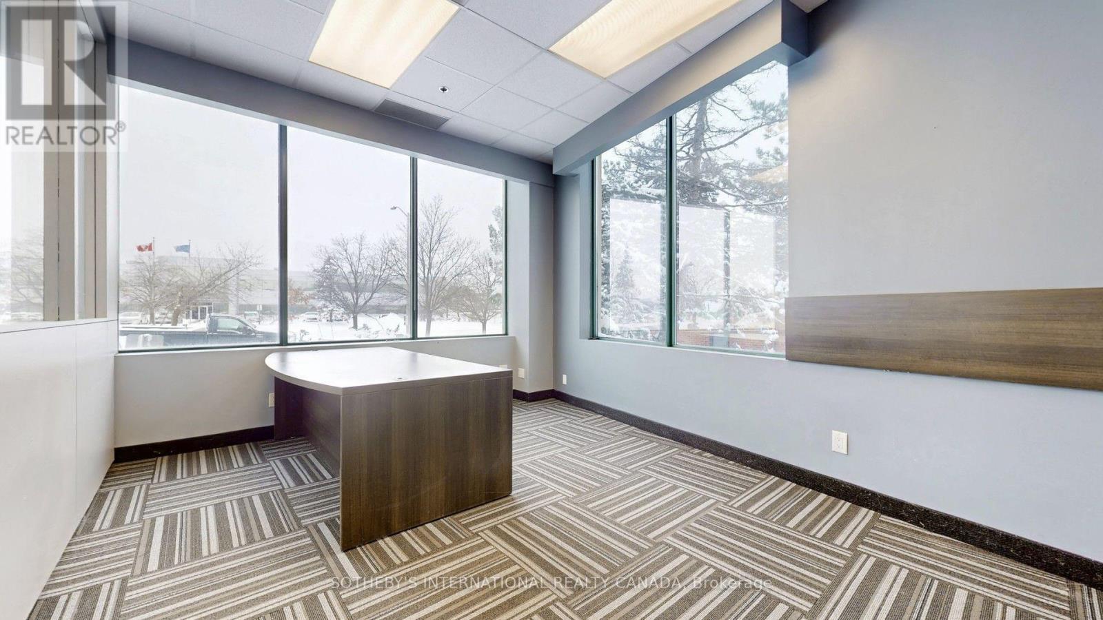 180 Traders Boulevard E Property Photo 13