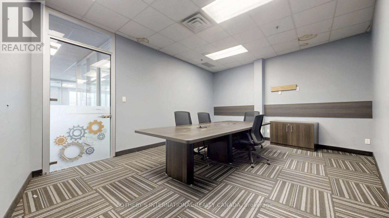 180 Traders Boulevard E Property Photo 14