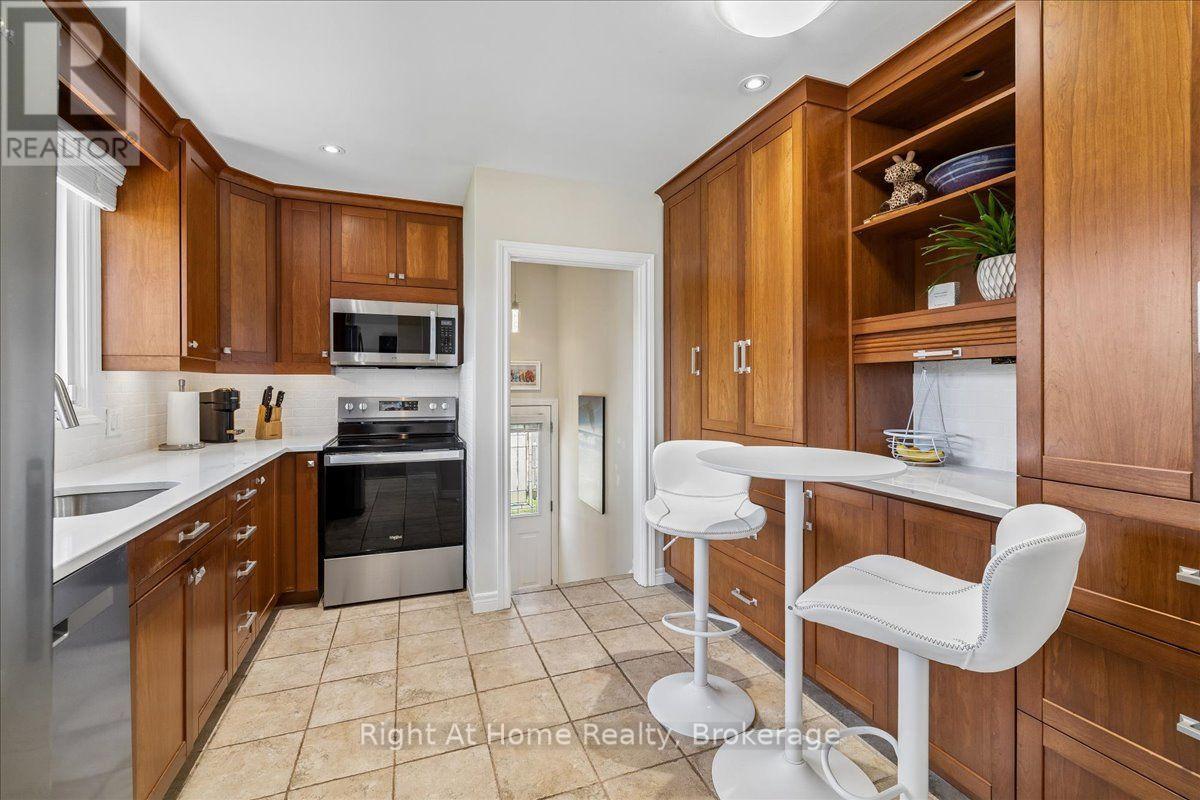 275 Kent Crescent Property Photo 11