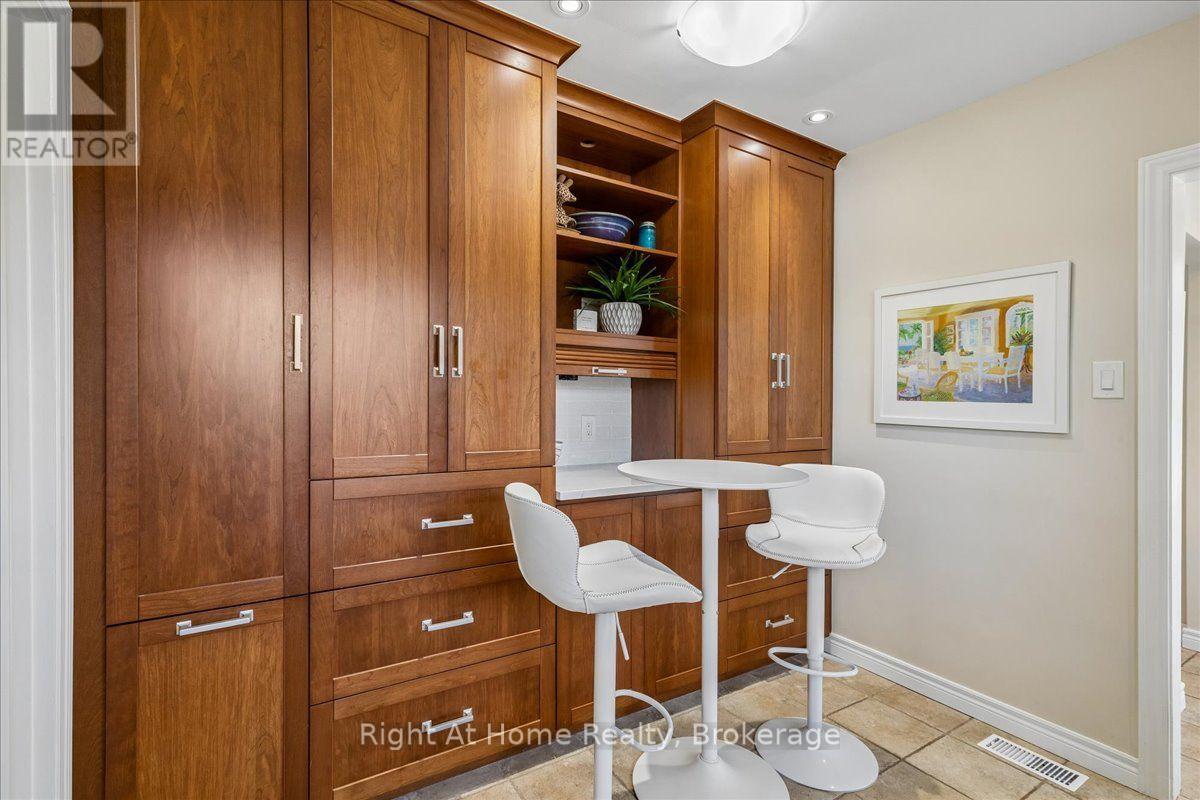 275 Kent Crescent Property Photo 15