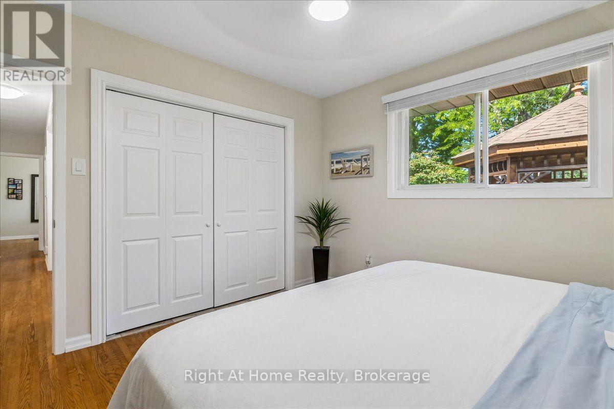 275 Kent Crescent Property Photo 19