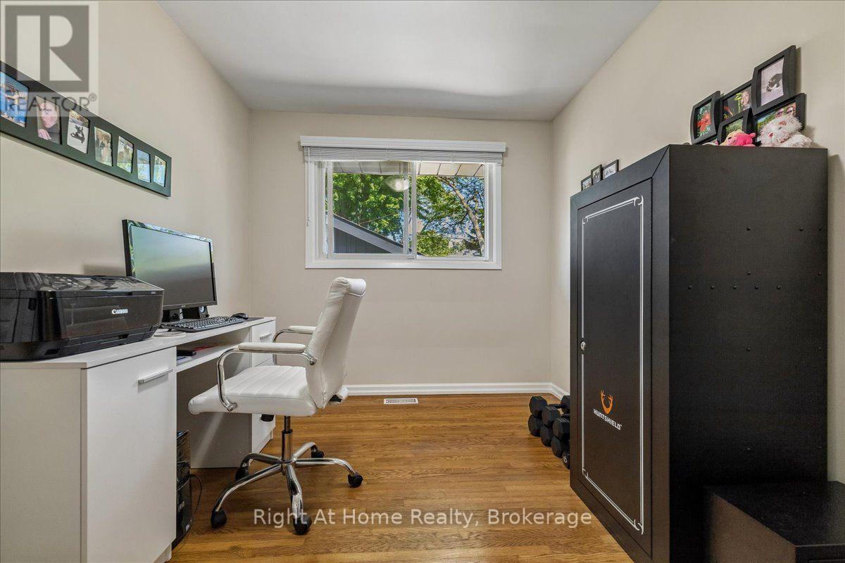 275 Kent Crescent Property Photo 21