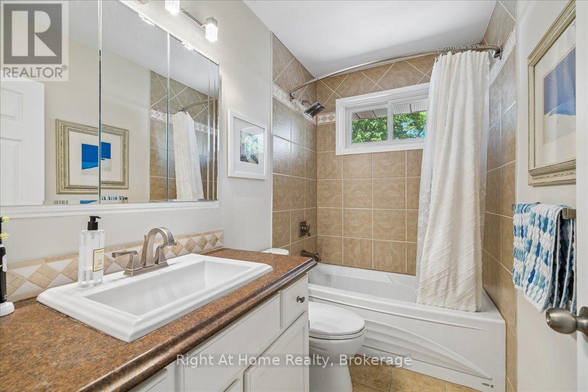 275 Kent Crescent Property Photo 23
