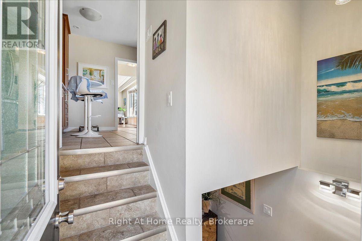275 Kent Crescent Property Photo 24
