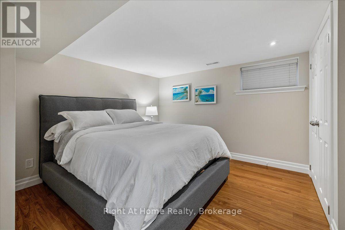 275 Kent Crescent Property Photo 32