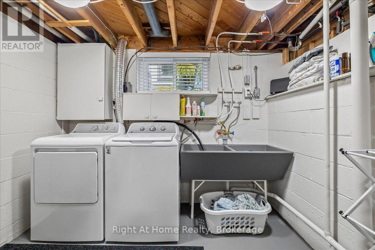 275 Kent Crescent Property Photo 36