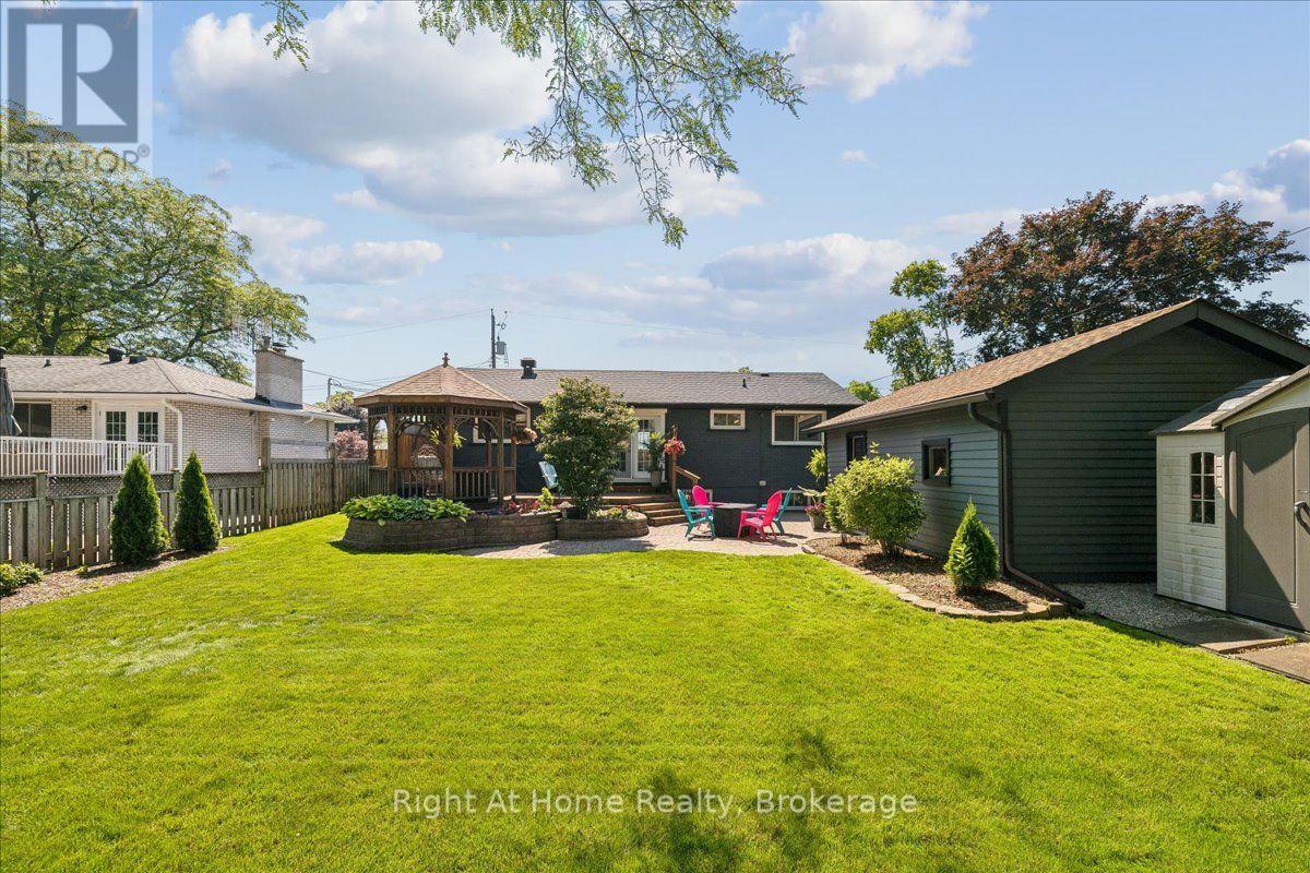 275 Kent Crescent Property Photo 42