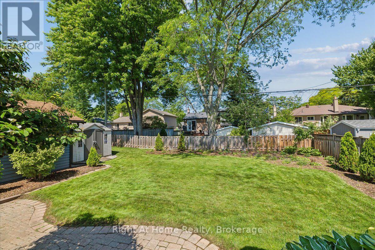 275 Kent Crescent Property Photo 44