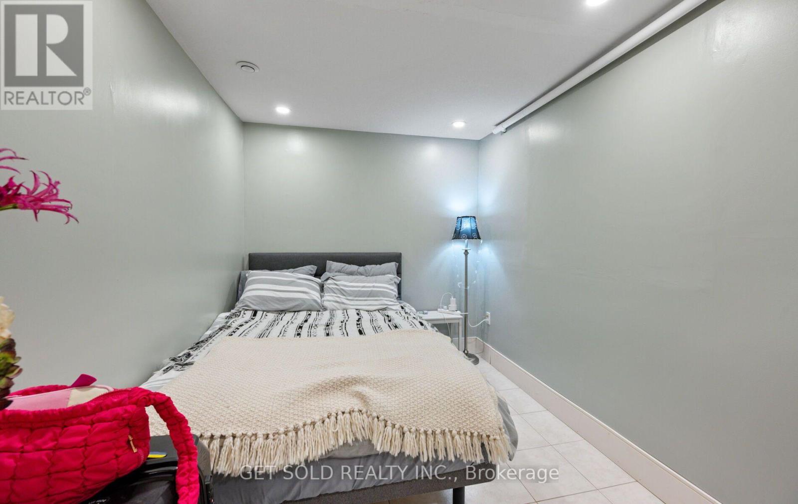 8 Hackmore Avenue Property Photo 31