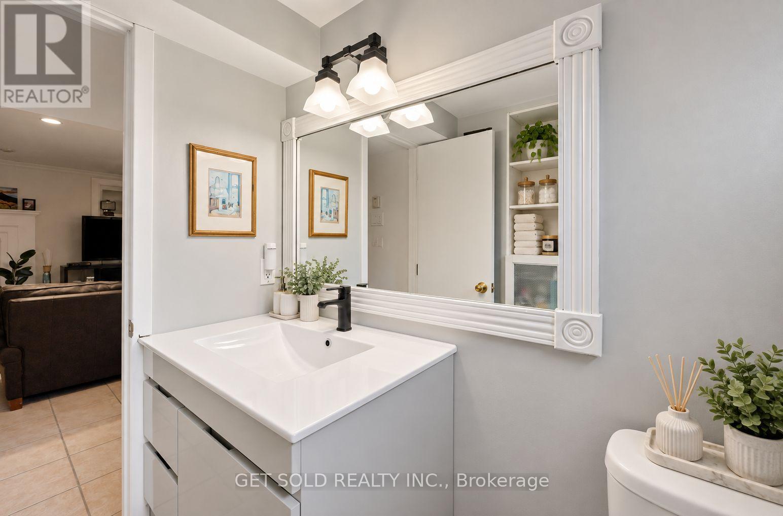 8 Hackmore Avenue Property Photo 32