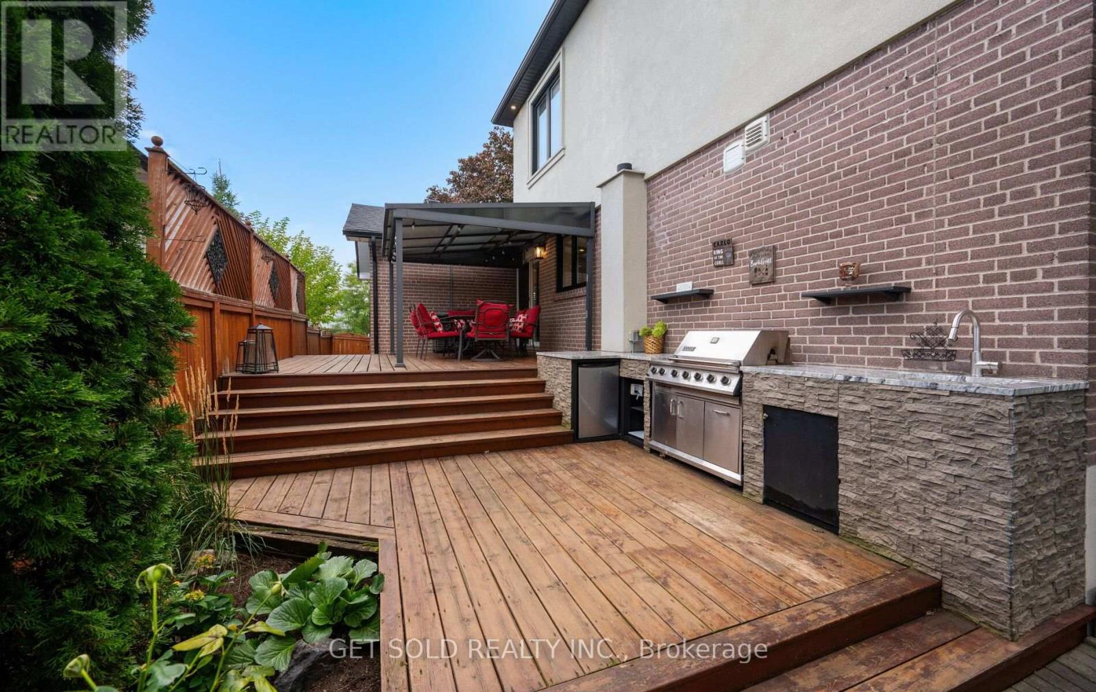8 Hackmore Avenue Property Photo 35