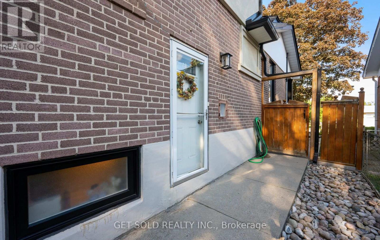 8 Hackmore Avenue Property Photo 41