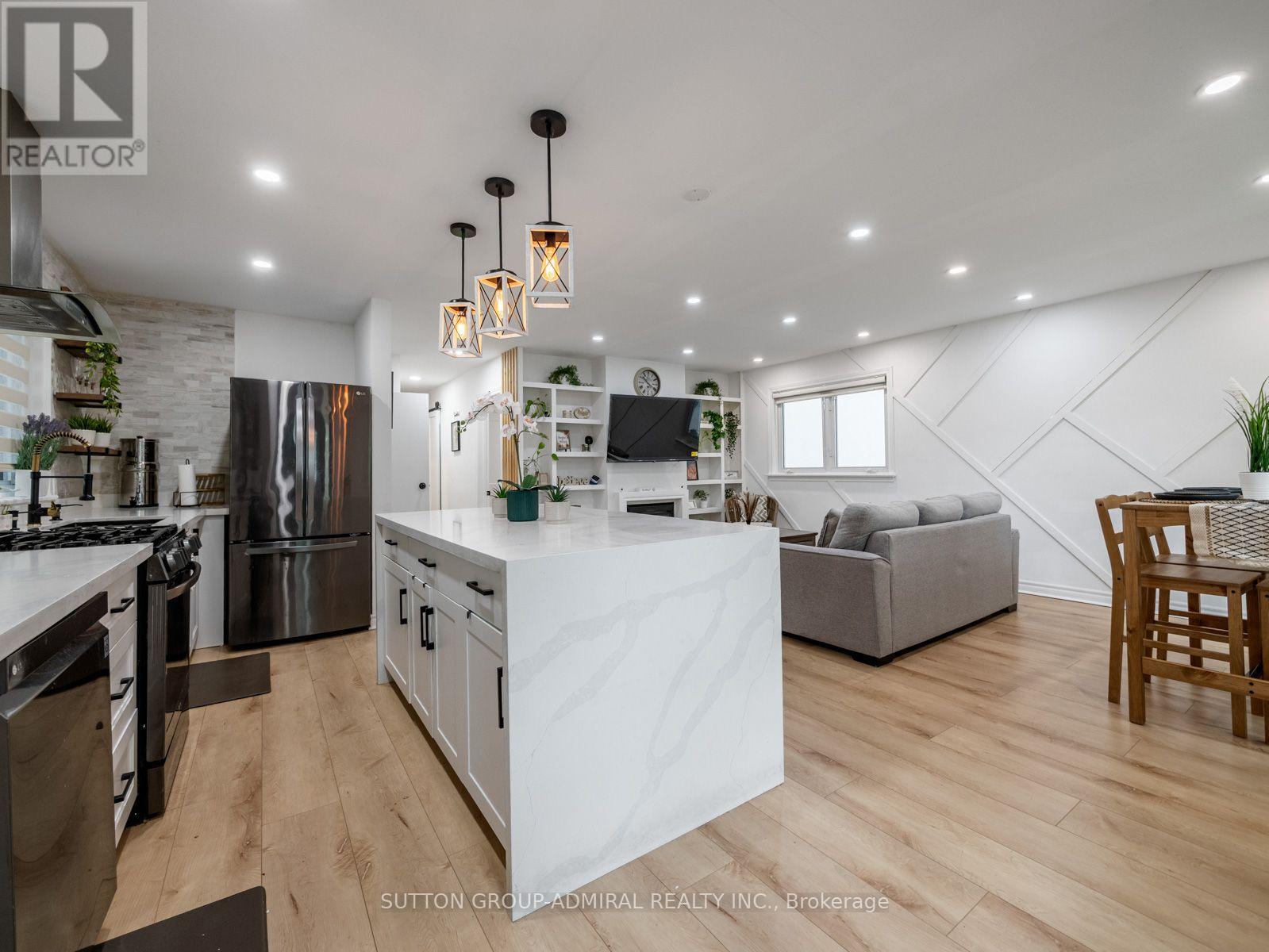 65 Woodbury Road Property Photo 4