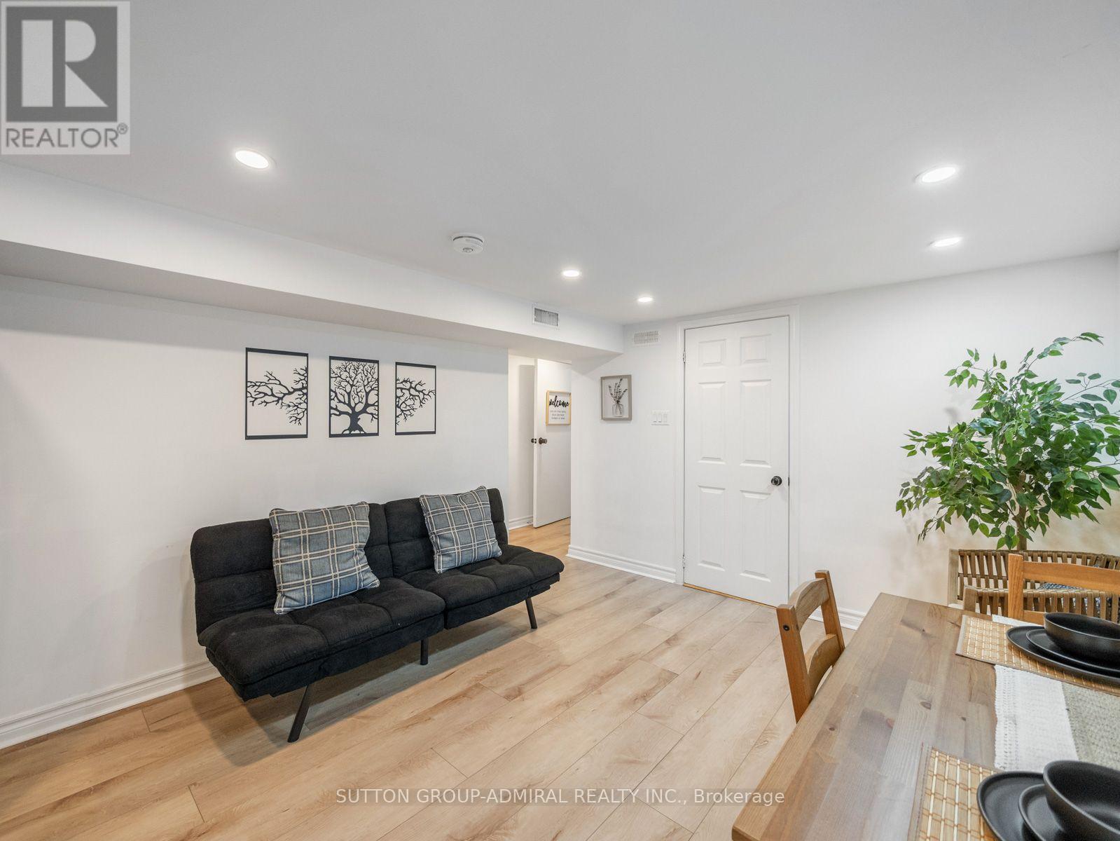 65 Woodbury Road Property Photo 29