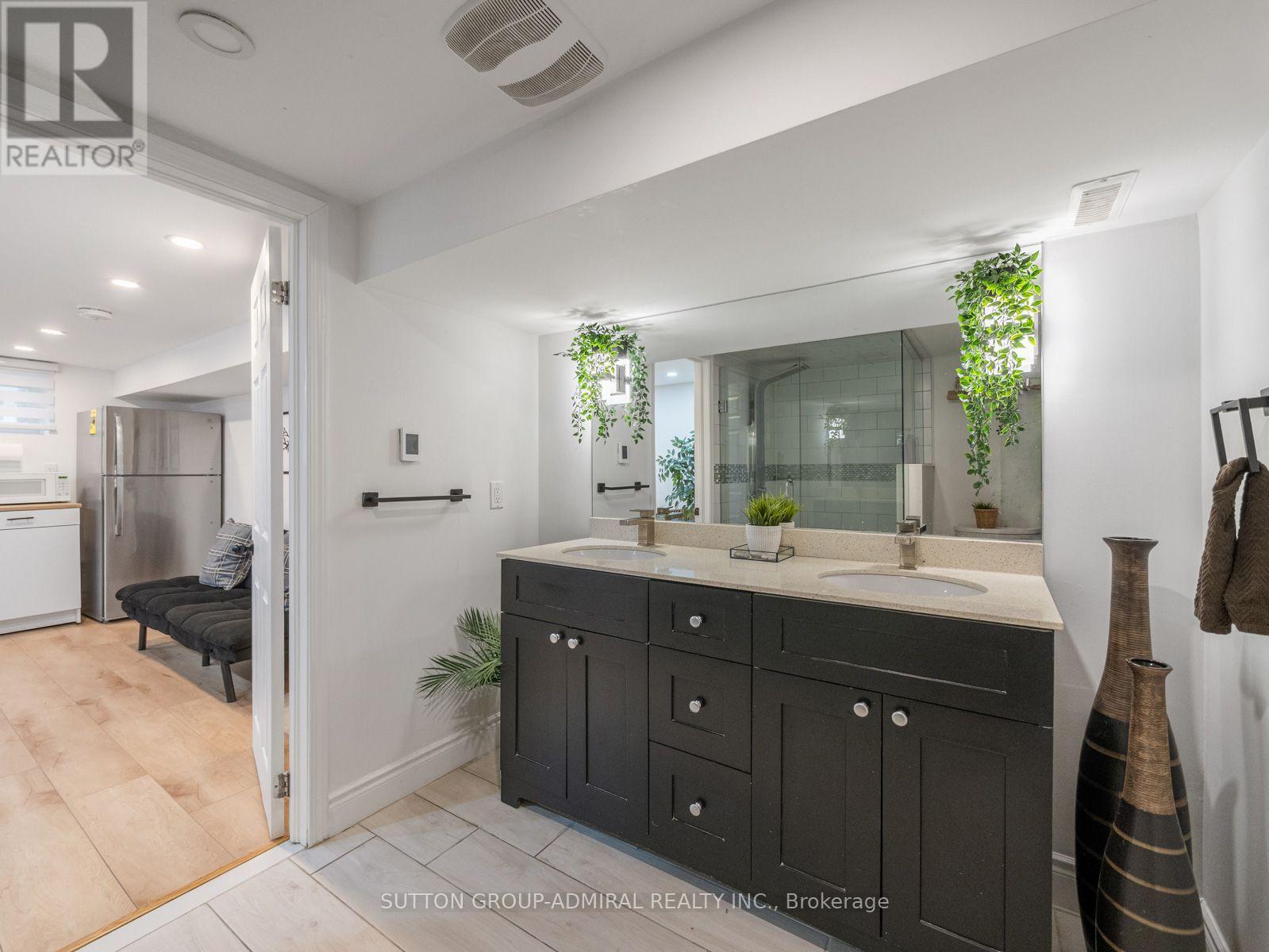 65 Woodbury Road Property Photo 32