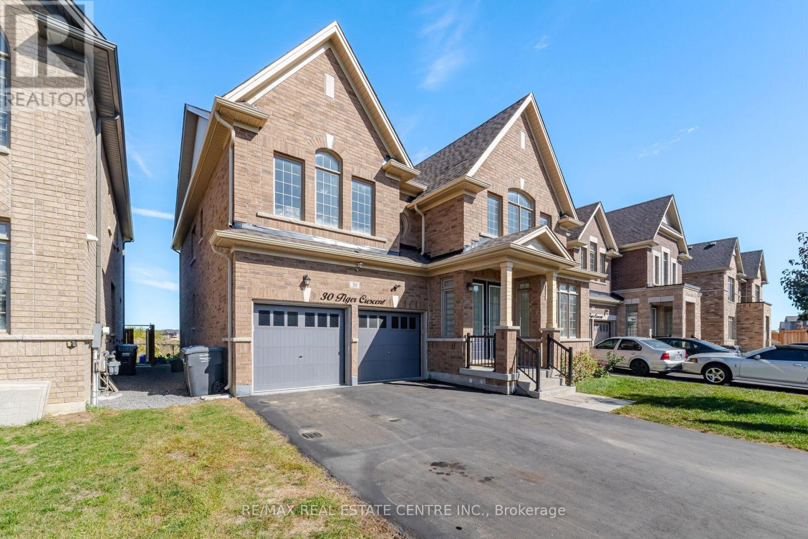 30 Tiger Crescent Property Photo 2