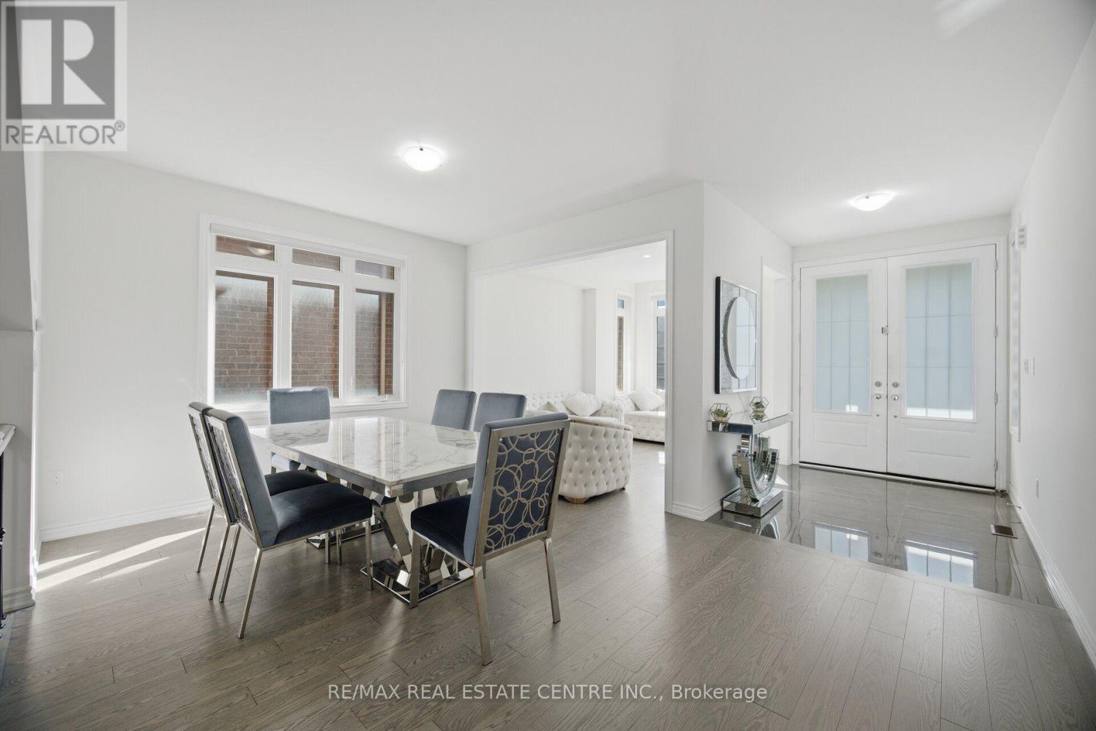 30 Tiger Crescent Property Photo 11