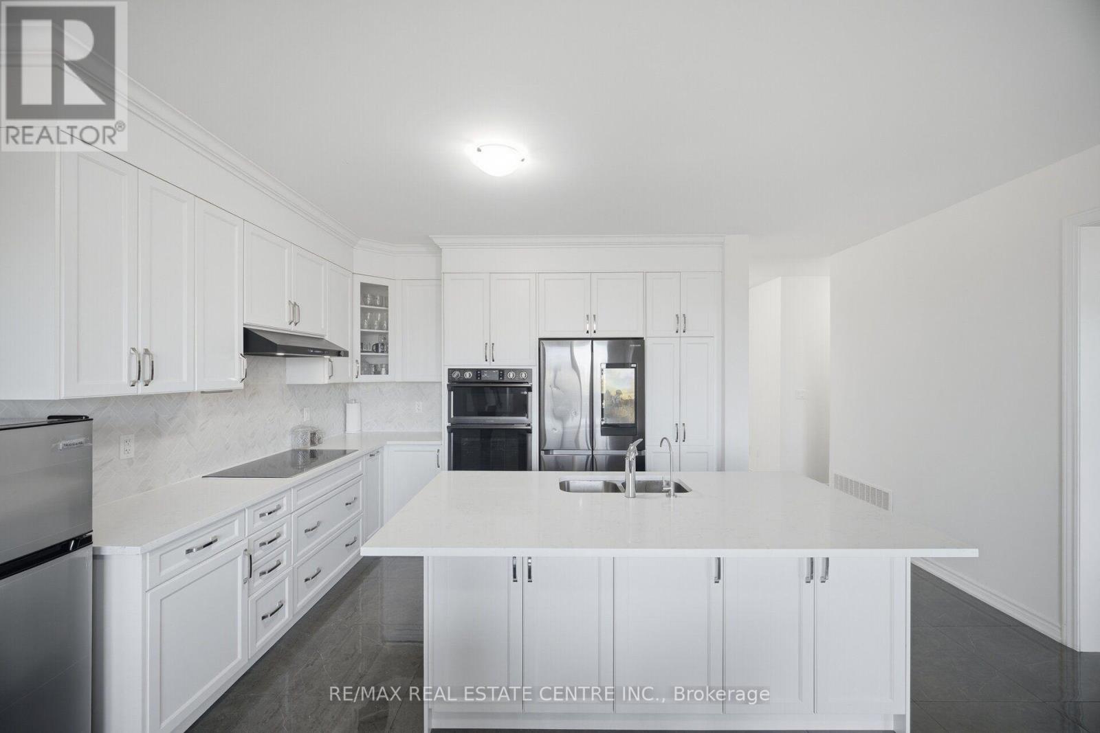 30 Tiger Crescent Property Photo 12