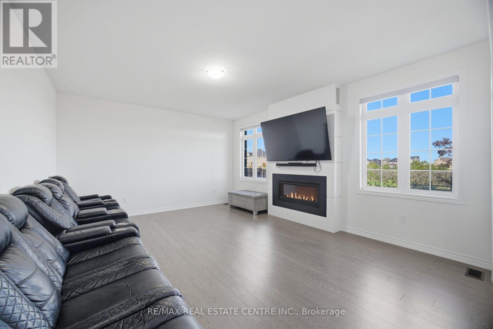 30 Tiger Crescent Property Photo 18