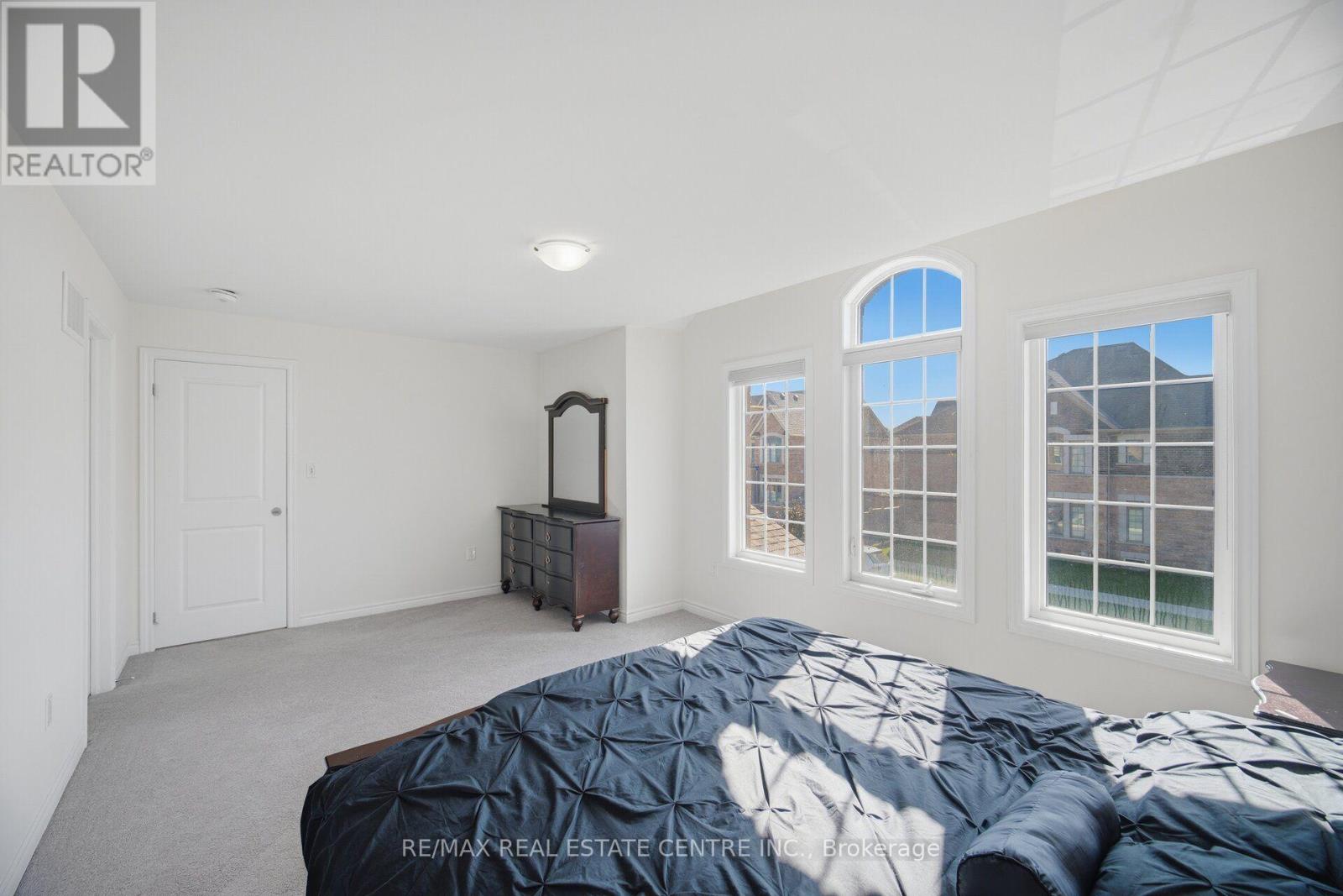 30 Tiger Crescent Property Photo 32