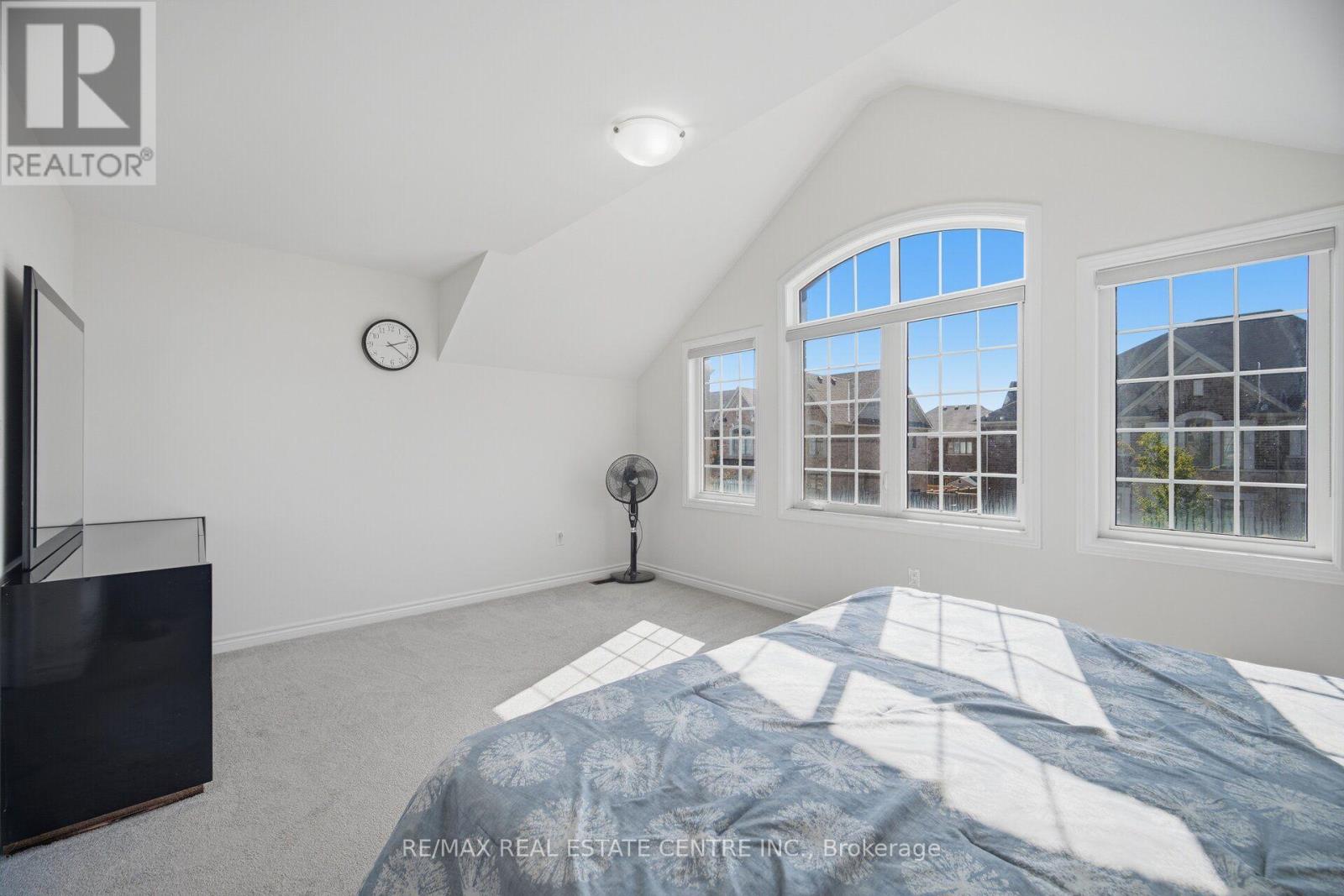 30 Tiger Crescent Property Photo 35