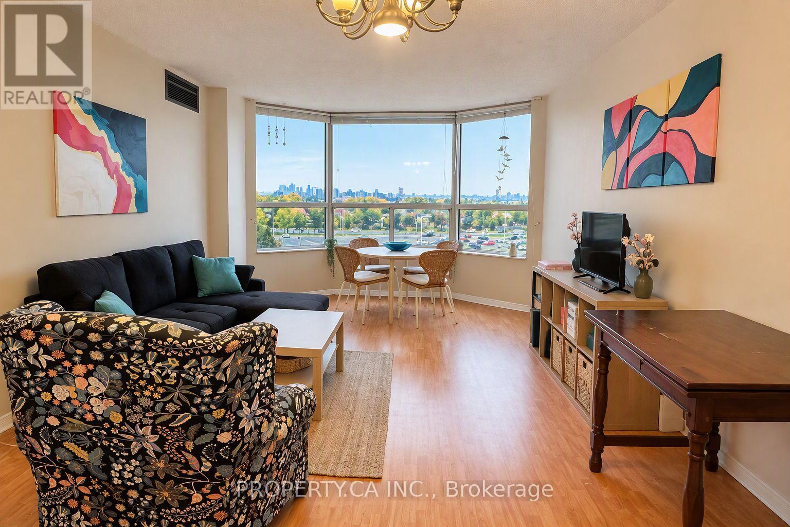 514 - 6 Humberline Drive Property Photo 4