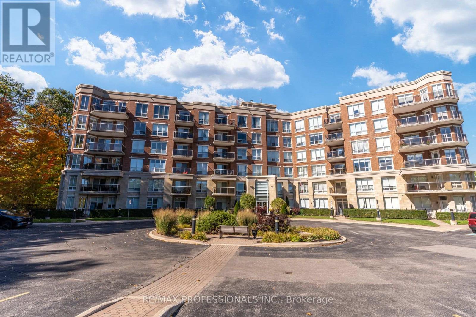 402 - 483 Faith Drive Property Photo 4