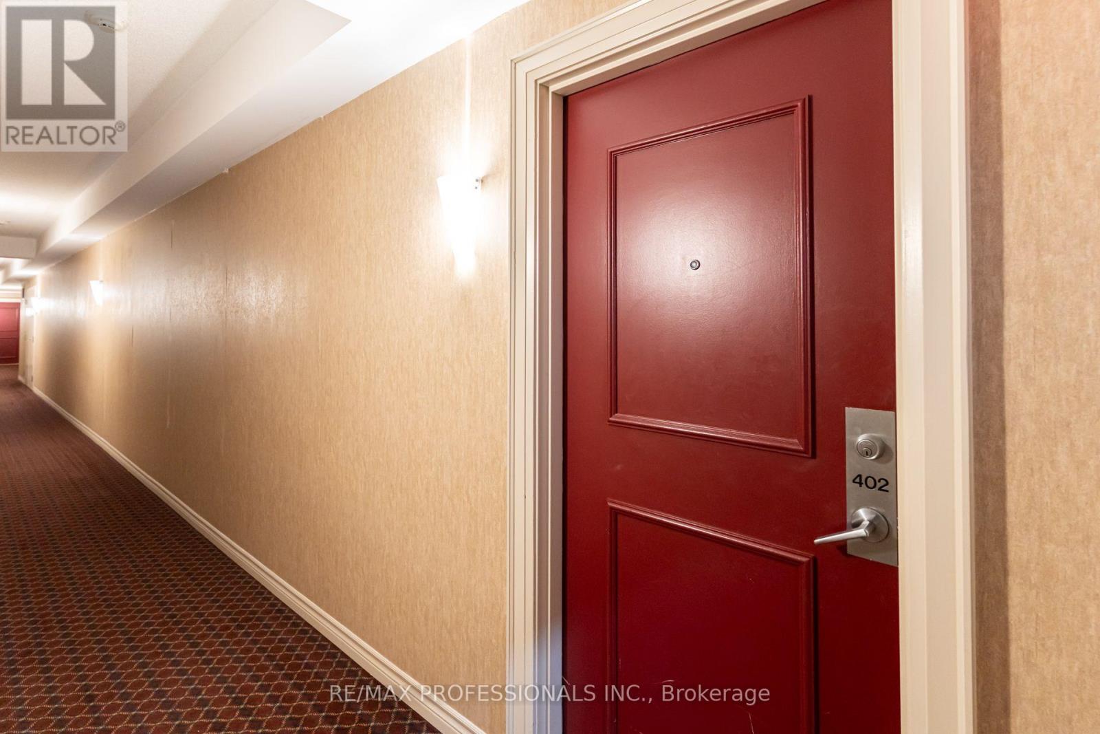 402 - 483 Faith Drive Property Photo 10