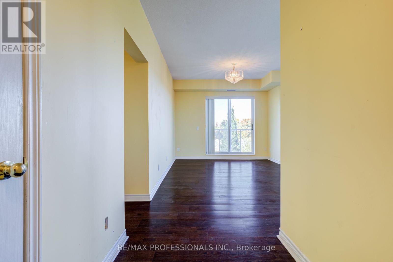 402 - 483 Faith Drive Property Photo 12