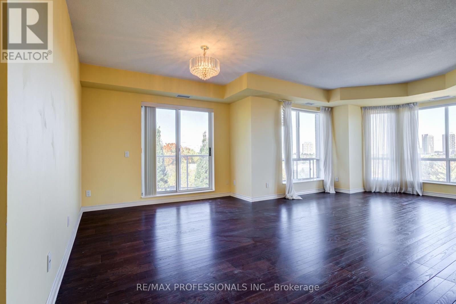 402 - 483 Faith Drive Property Photo 15