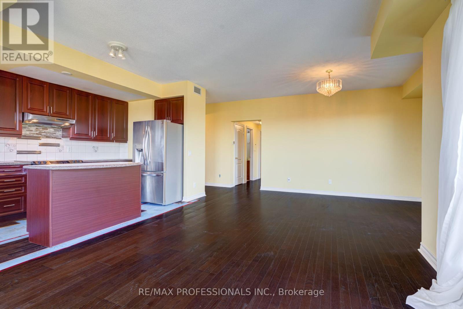 402 - 483 Faith Drive Property Photo 18