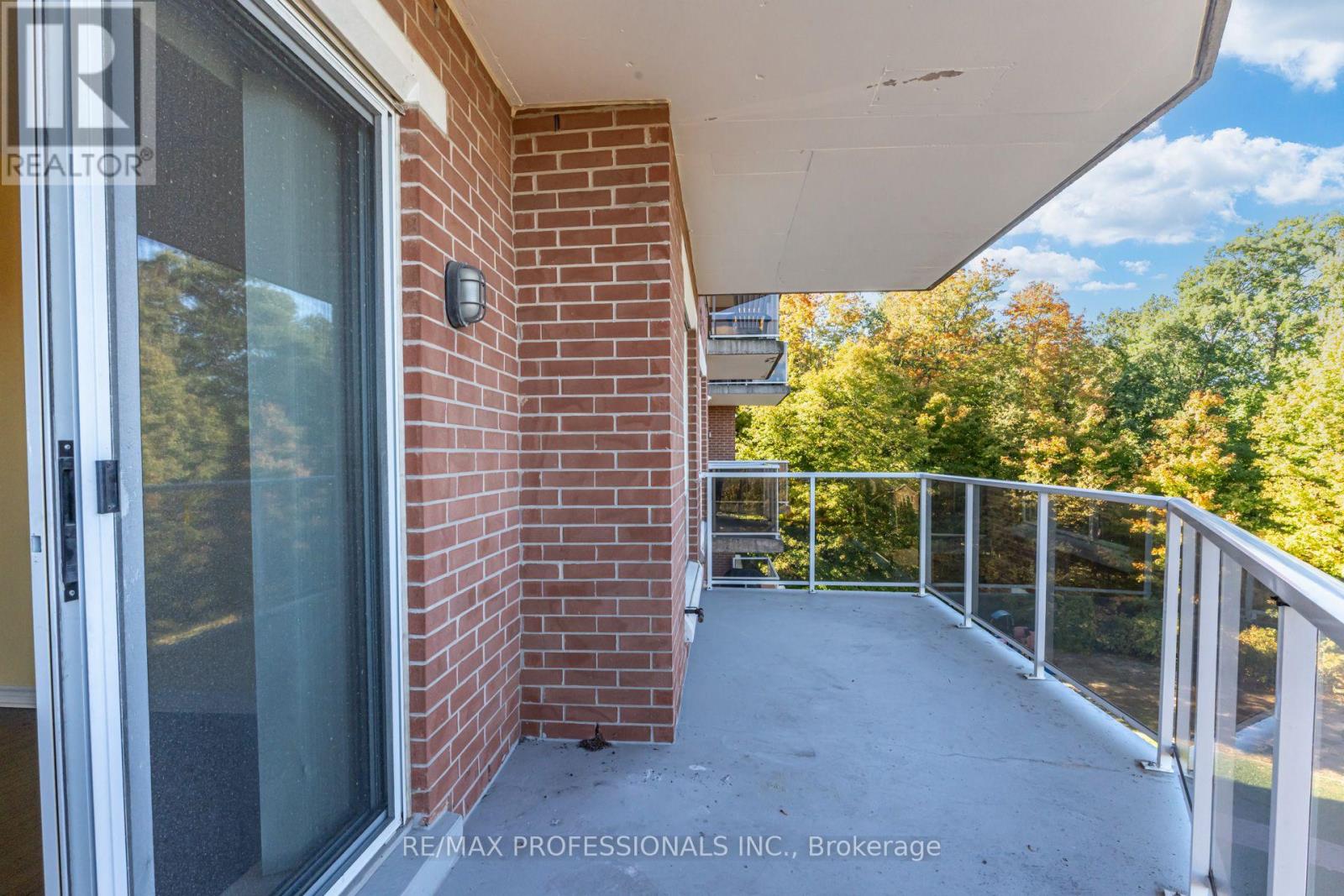 402 - 483 Faith Drive Property Photo 36