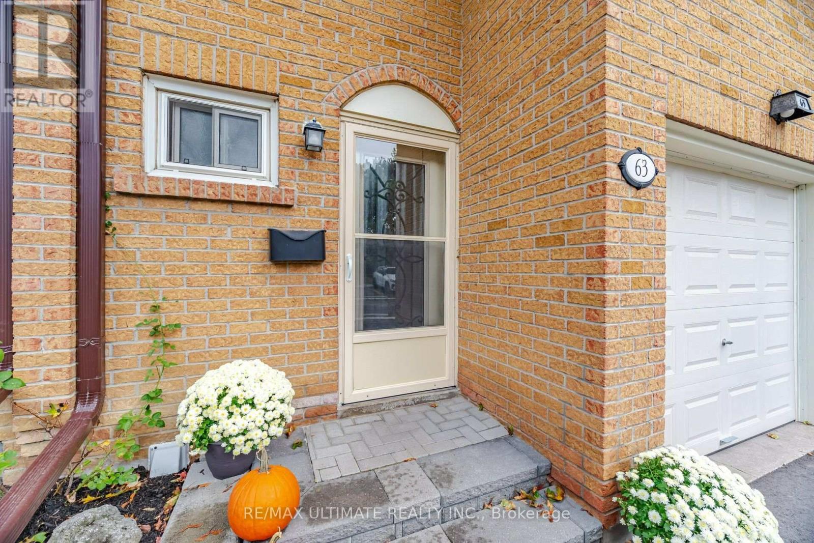 63 - 2120 Rathburn Road E Property Photo 2
