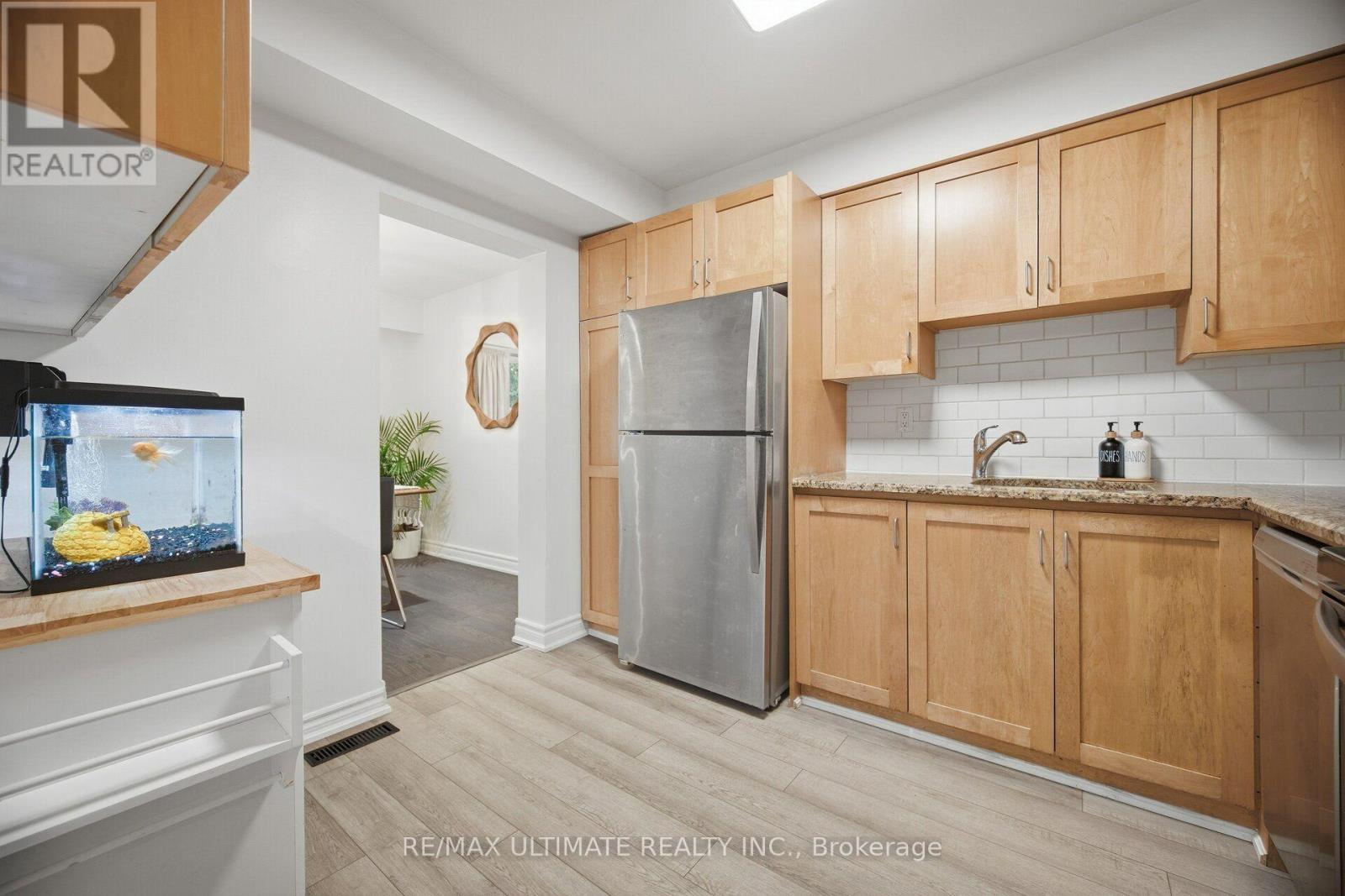 63 - 2120 Rathburn Road E Property Photo 7
