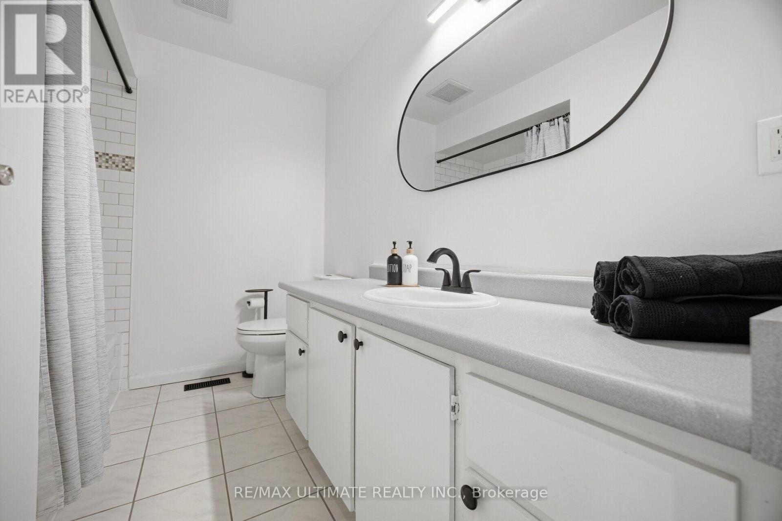 63 - 2120 Rathburn Road E Property Photo 15