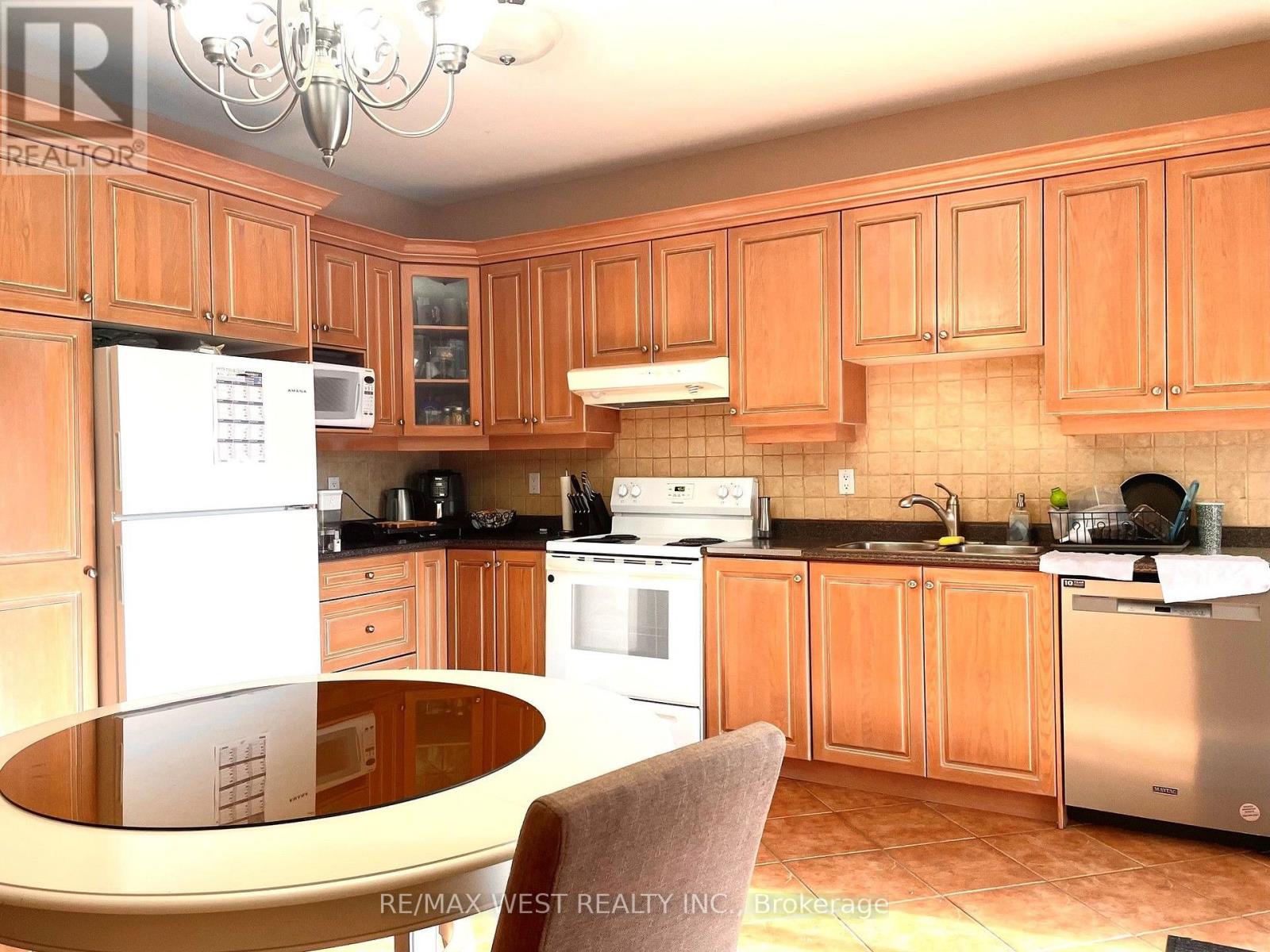94a Mulock Avenue Property Photo 2