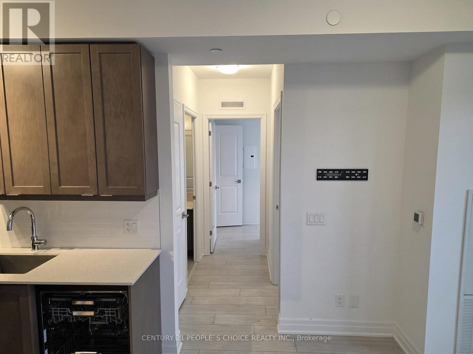 1102 - 30 Elm Drive W Property Photo 8