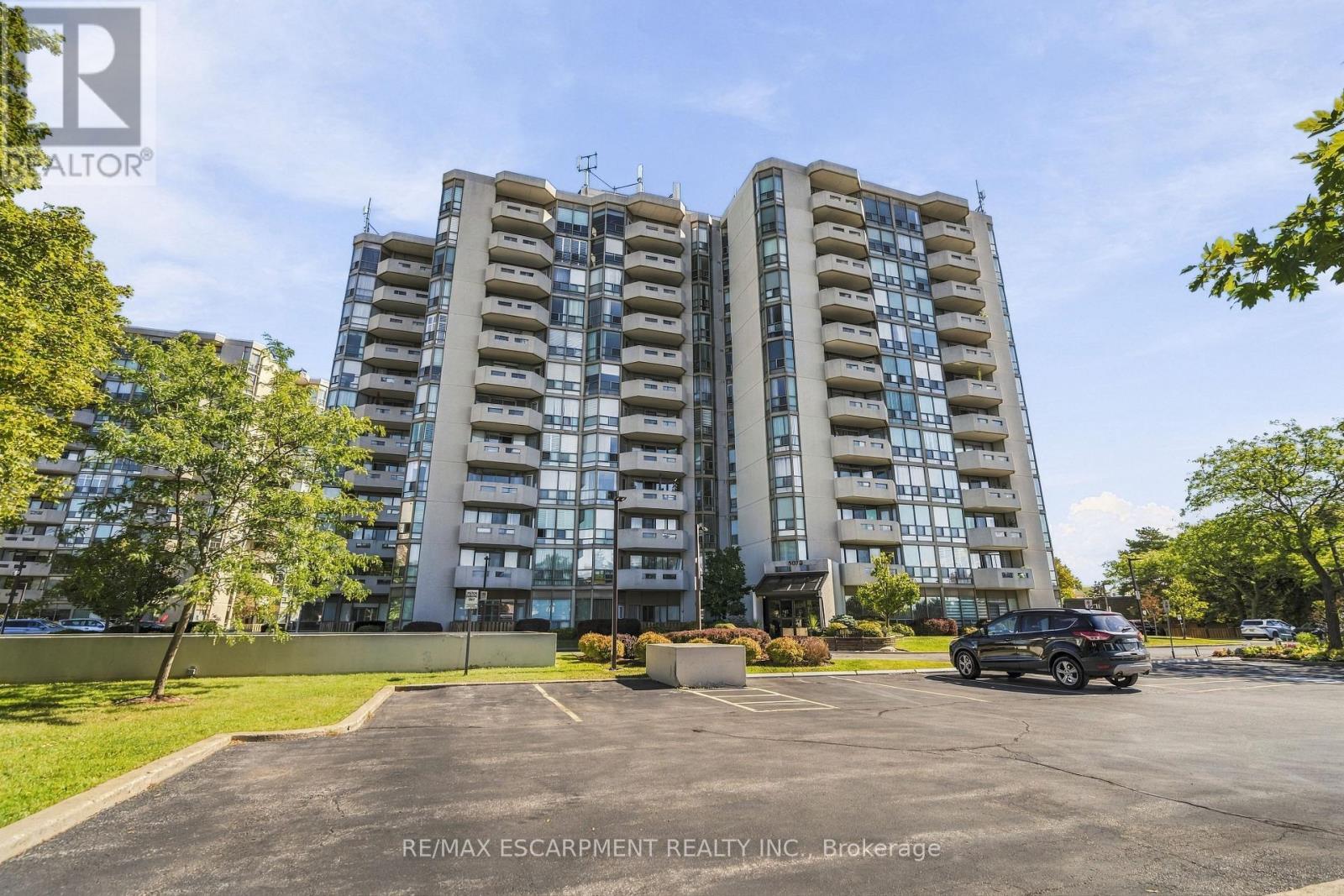 302 - 5070 Pinedale Avenue Property Photo 2