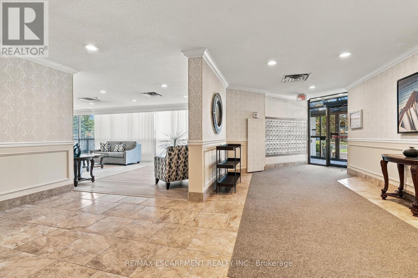 302 - 5070 Pinedale Avenue Property Photo 4